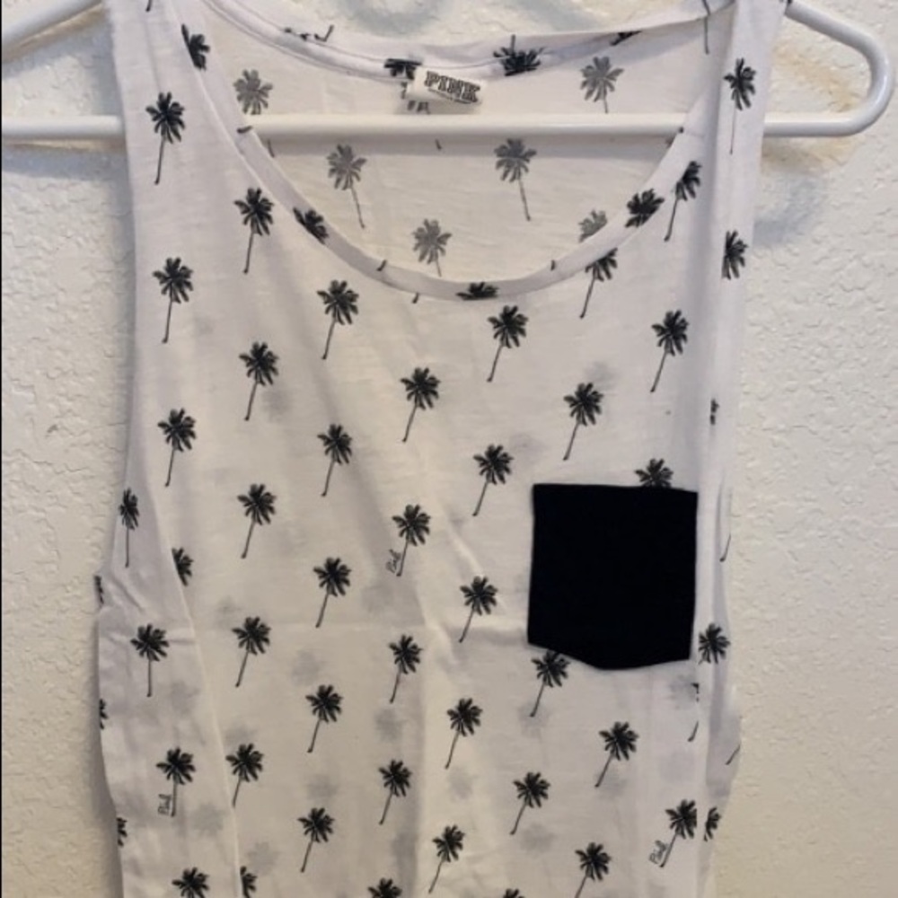 Palm tree tank with pocket.